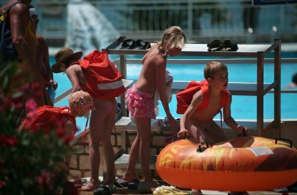 Purenudism HQ photo - aquapark for families of nudists [WorldNudism]